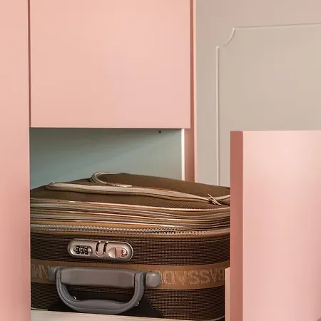 Center Clean & Cozy 4 Апартаменты *