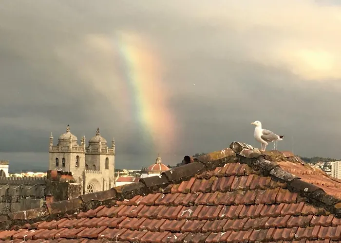 Center Clean & Cozy 4th Floor Apartment *