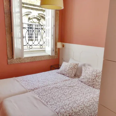 Center Clean & Cozy 4th Floor Apartment *